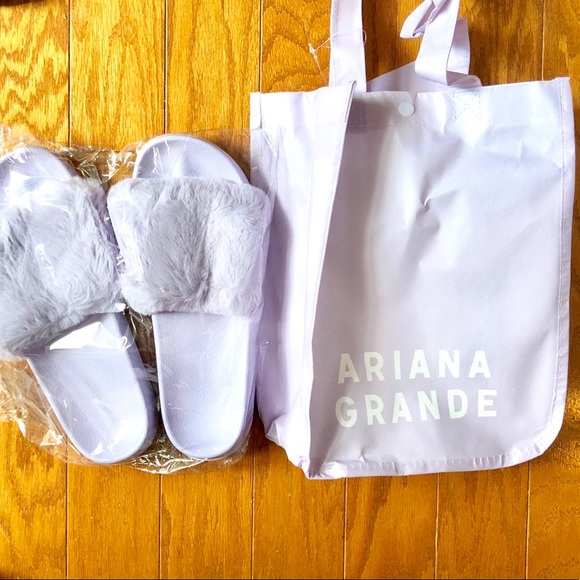 NEW Ariana Grande Purple Fuzzy Slides Flip Flops - Picture 2 of 2